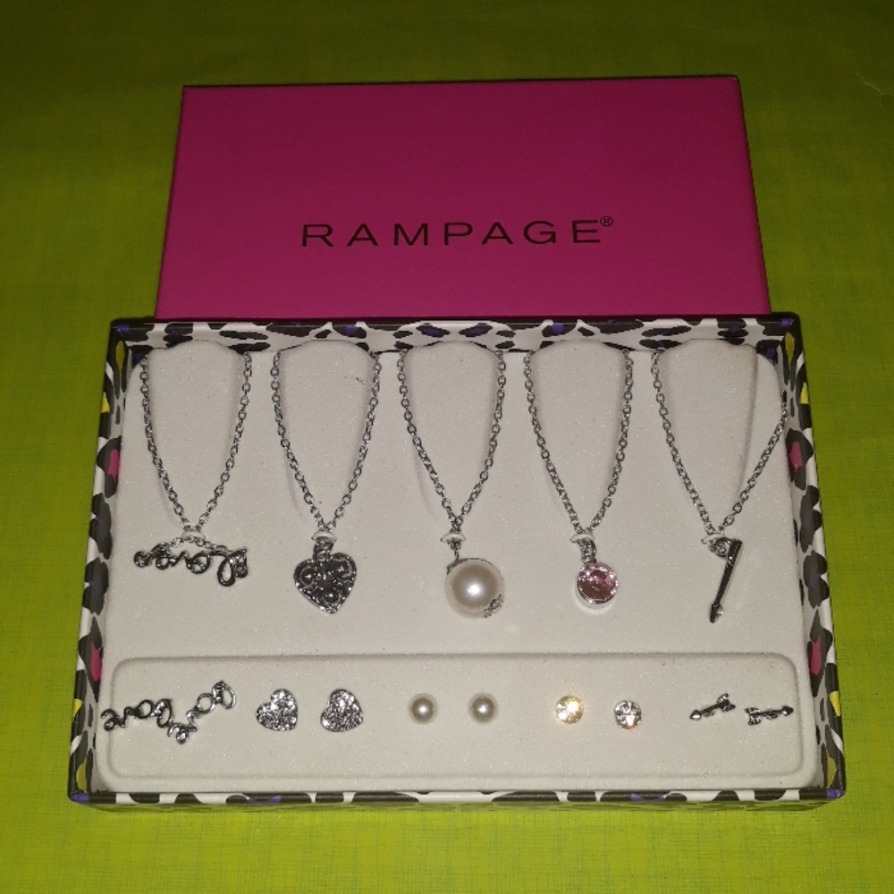Rampage Silver Tone Necklace and Earring Set